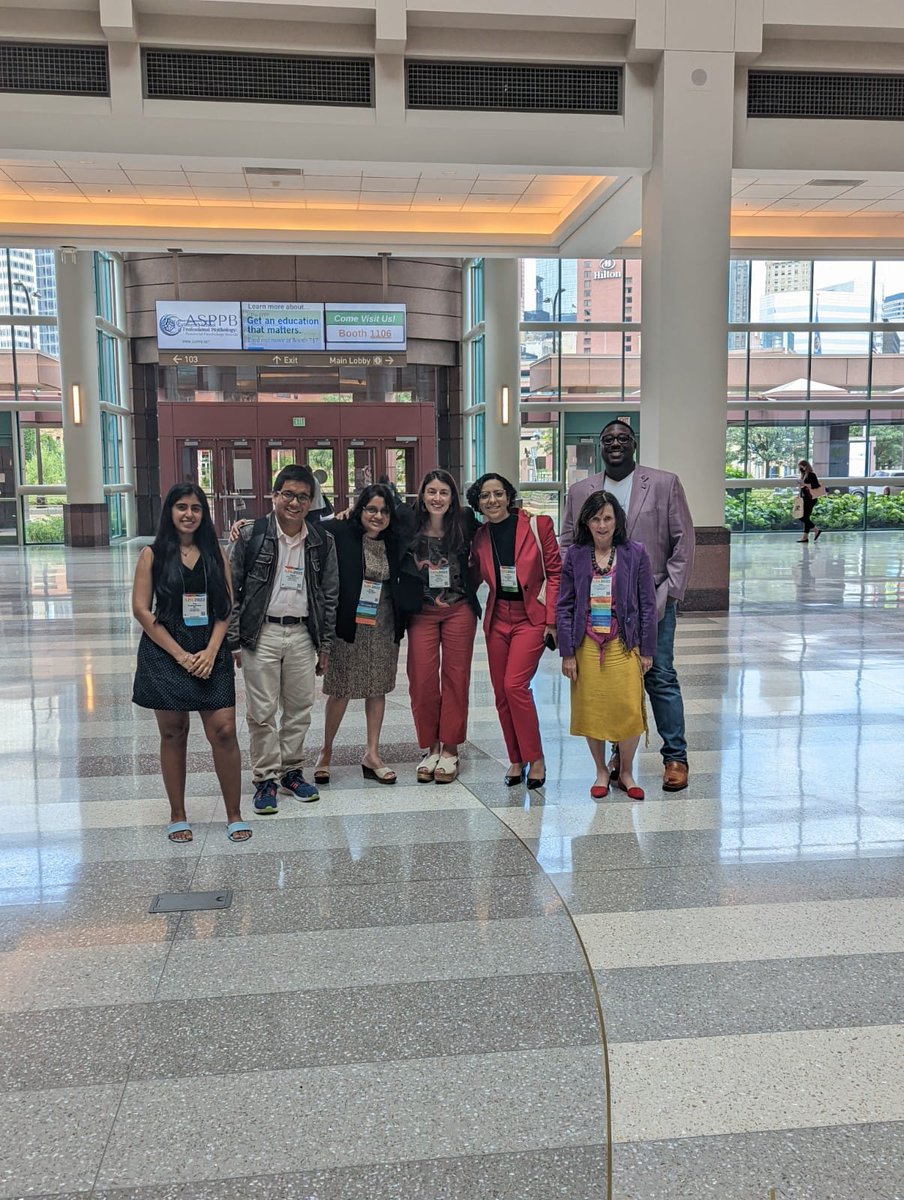 Kukiinsights's tweet image. Announcement, Twitter fam! I recently attended the @APA Convention in Minneapolis with full funding and presented on “Ethical Peace Journalism in the Age of Social Media and Misinformation”. This was my first conference presentation ✨🌸
#apa2022