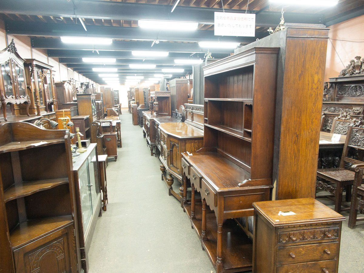 FLEX_Antiques's tweet photo. 40ftHCコンテナ到着！イギリスアンティーク家具大量入荷しました。イギリスアンティーク家具らしいかっこいいお品がたくさん。 #アンティークフレックス #アンティーク家具 #信楽  #滋賀 #インテリア #イギリス #家具 https://t.co/UWAazmyKTd