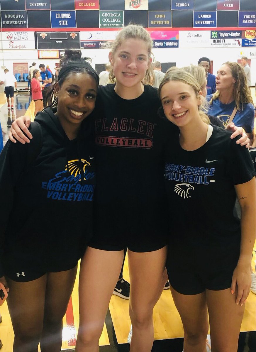 McAuley_VB's tweet photo. We love seeing our #MMCAlums thriving at the collegiate level! Congratulations to @devynpetro, @Amiaowo and @mollyboyd_23 on an amazing opening weekend for @ERAUVolleyball and @FlaglerVB! #MacFamily #Tradition https://t.co/CXipb5vE3H