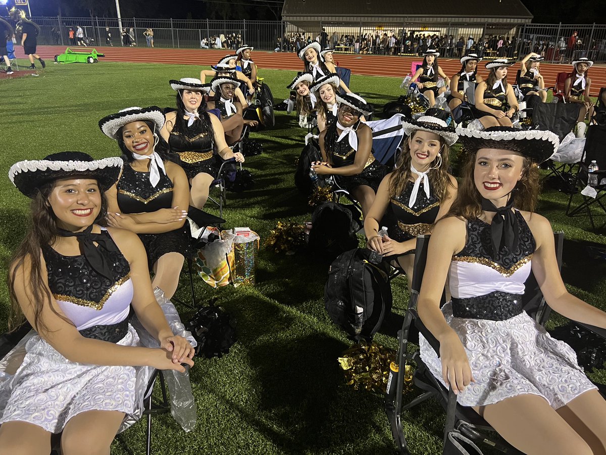 WeAreCrandall Cheer tweet media