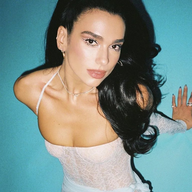 Buzzing Pop On Twitter DuaLipa Becomes The First Female Artist In buzzing-pop-on-twitter-dualipa-becomes-the-first-female-artist-in