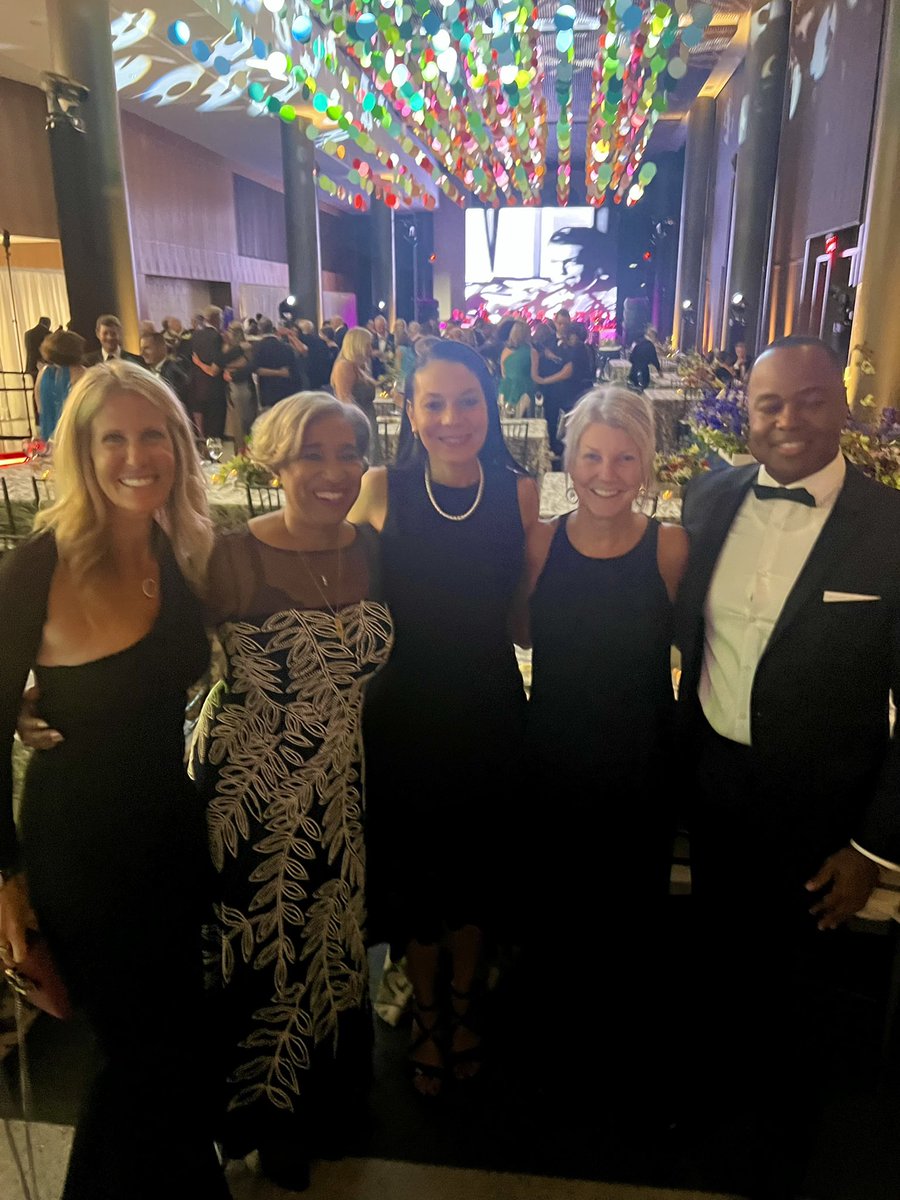 JenniferHurd4's tweet photo. Congratulations @metrohealthCLE @Akram_Boutros The Glick Center is going to bring so much dignity to your clients! @BankofAmerica is honored to have been one of your first corporate donors for this transformation! https://t.co/KbE6TXIyZr