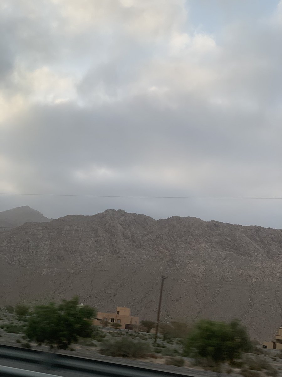 _iHalima_'s tweet photo. الله، شوفوا الجبل والسحب نازله عليه

النتيجة: https://t.co/uf3JR6UGVZ