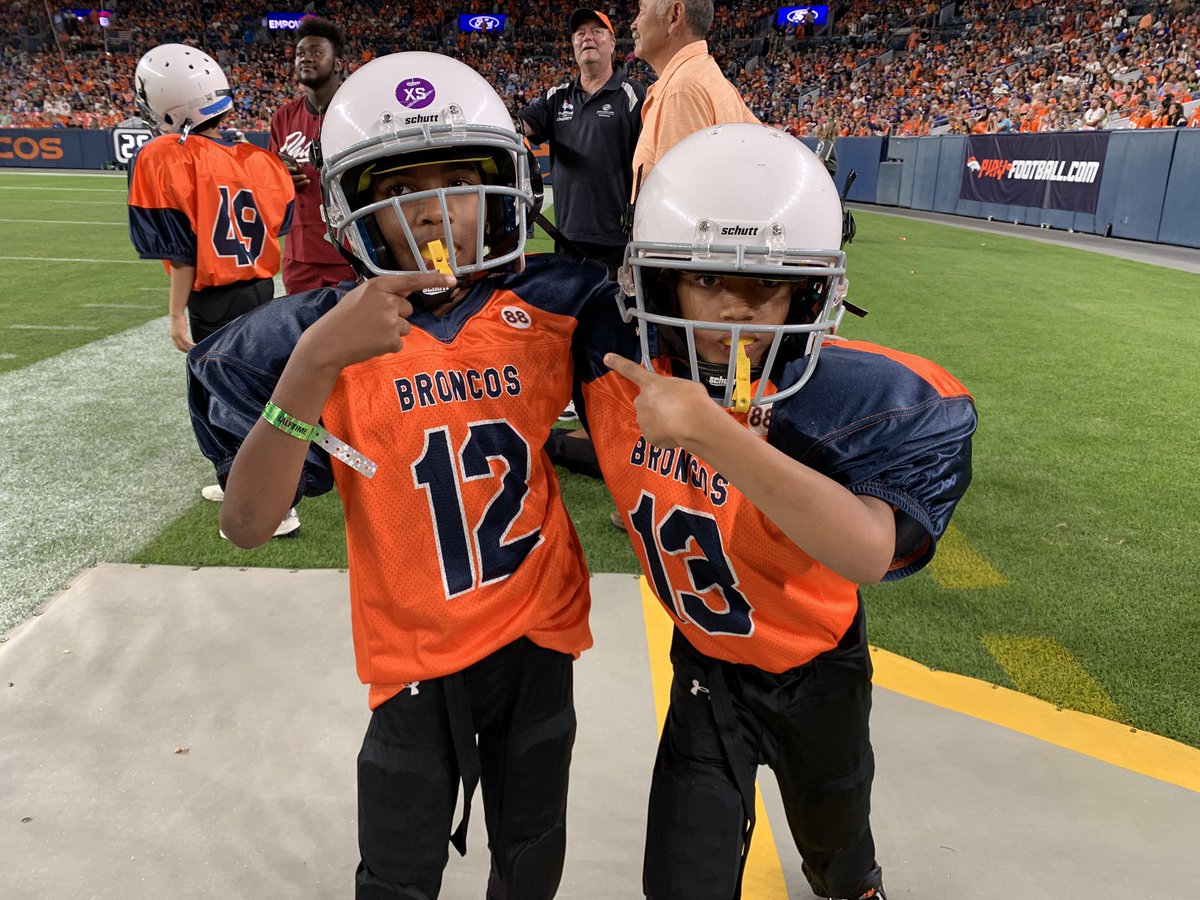 The <a href="/Broncos/">Denver Broncos</a> Boys &amp; Girls Club football team debuted brand new uniforms tonight during the return of the youth football halftime celebration. 

Jerseys were donated earlier this year by <a href="/ESanders_10/">Emmanuel Sanders</a> in honor of Demaryius Thomas. 🧡💙