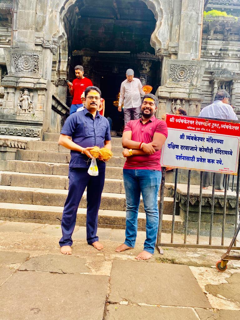 DmVarunbjp's tweet photo. Had a Darshan at Trimbakeshwar Today morning.

Extraordinary feature of the Jyotirlinga located here is its three faces embodying Lord Brahma, Lord Vishnu, and Lord Rudra.

Today completed 10/12 Jyotirlingas darshan. 
 @Varun_Jhaveri @Tejasvi_Surya https://t.co/dv7BarM1Cb