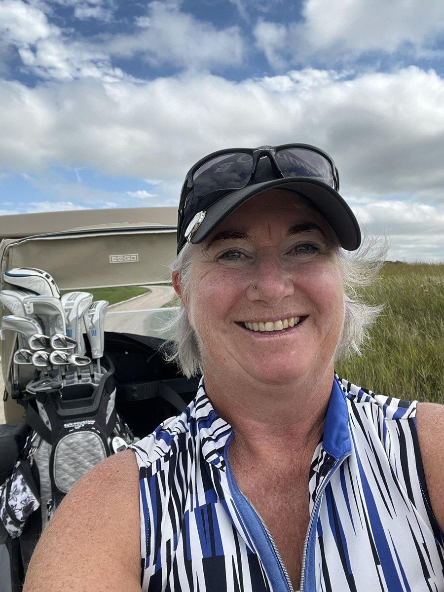 ruthschappert7's tweet photo. @southwood1894 Club Championship Round #2 completed.  So fun in the wind. My @TaylorMadeGolf clubs and @SunMountainGolf Diva Cart bag are a great pairing. https://t.co/2CGtrPRfGY