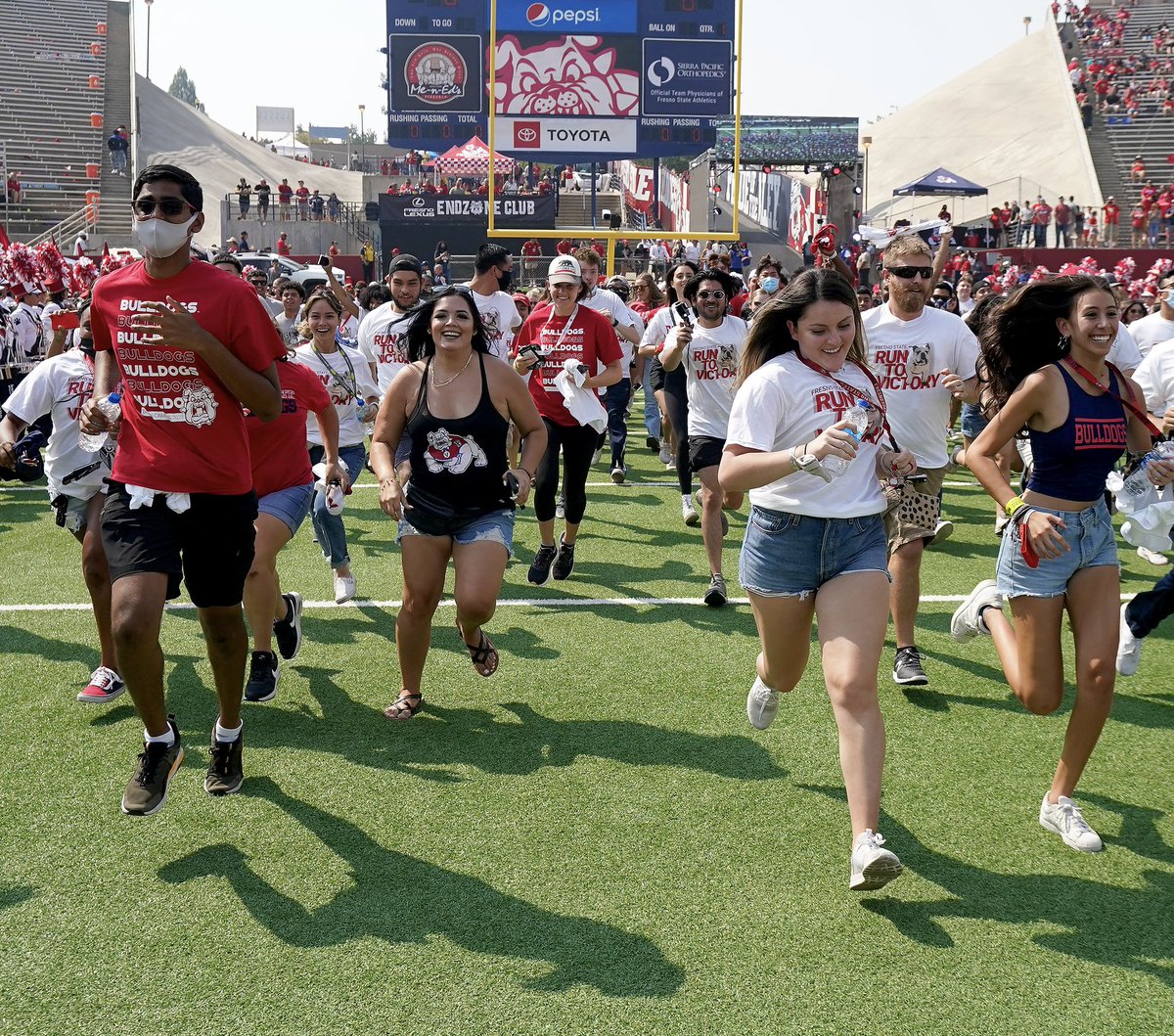 Fresno State Bulldogs tweet media