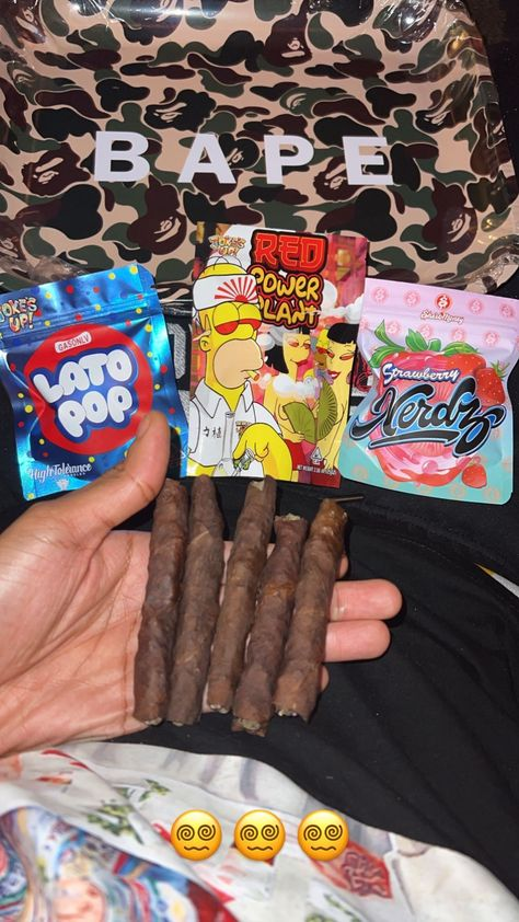 JointCommunity's tweet photo. Bon Appetit Fam !

#Jointoclock #weedsmokers #WeedLovers #Weedmob #WeedLife #WeedLover #CannabisCommunity  #STONER  #Mmemberville #StonerFam https://t.co/VYHEd6cHED