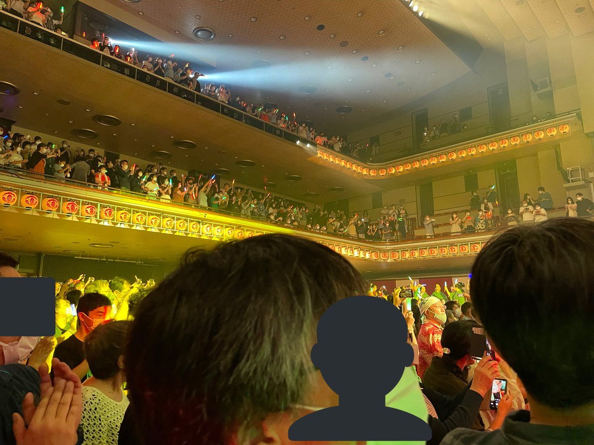 「超歌舞伎2022 Powered by NTT」楽しかったです。歌舞伎って面白いんだね！
ペンライトは14色！大向こう機能有りなのでちょっとお高いけど…買っておいてよかった！ご年配のおばさまもペンライト振ってましたよ(^^)
小川陽喜くん，可愛かった🥰

#初音ミク　#新橋演舞場　#中村獅童