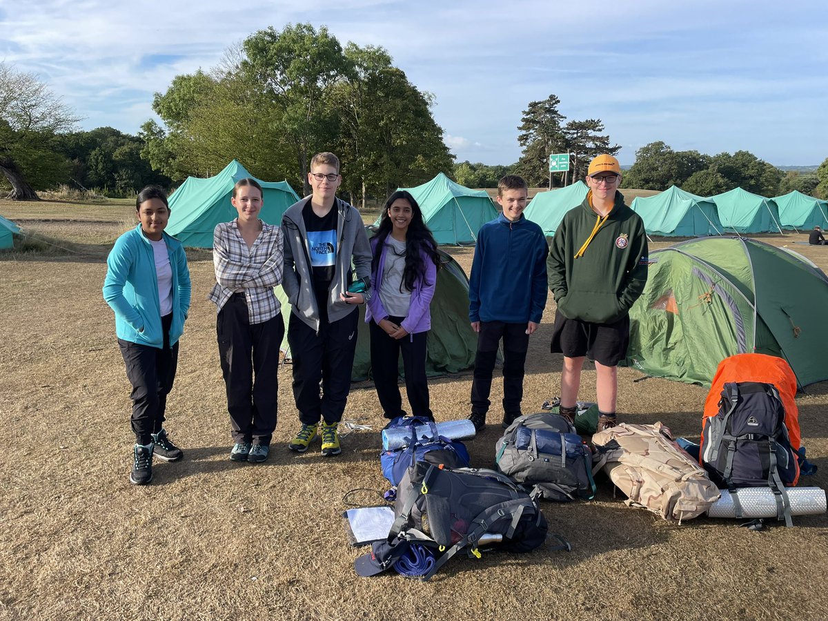 2476Hutton's tweet photo. Team Hutton are nearly ready to go for their day 2 of Bronze Duke of Edinburgh. Wish them luck @OCEssexWing @EssexWingATC #DofE #ventureadventure https://t.co/PfP4TWe9hT