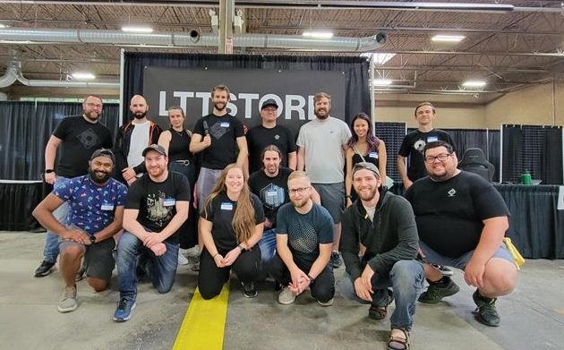 linusgsebastian's tweet photo. It's REALLY interesting watching people who have never touched our screwdriver argue about its quality with the people who came to the pop-up shop today and compared it side-by-side with the competition...

H8ers gonna h8 basically I guess...

Thanks y'all for the amazing day :D https://t.co/ks6S0FNeVe