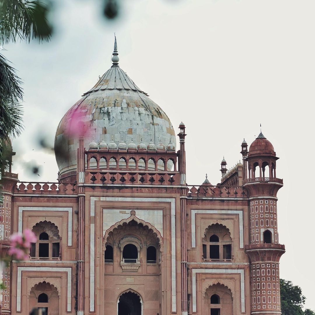 lumix_india's tweet photo. Explore the beauty of historic architecture in low light and blue hours through the lens of #Lumix.
Credits: Mohsin Saifi
Camera: #LumixS5
Lens: Lumix S85mm
#MotionPicturePerfect #LumixIndia #GoMirrorlessGoLimitless #MovingImagesForward #architecturephotography https://t.co/V4bdHYBExK