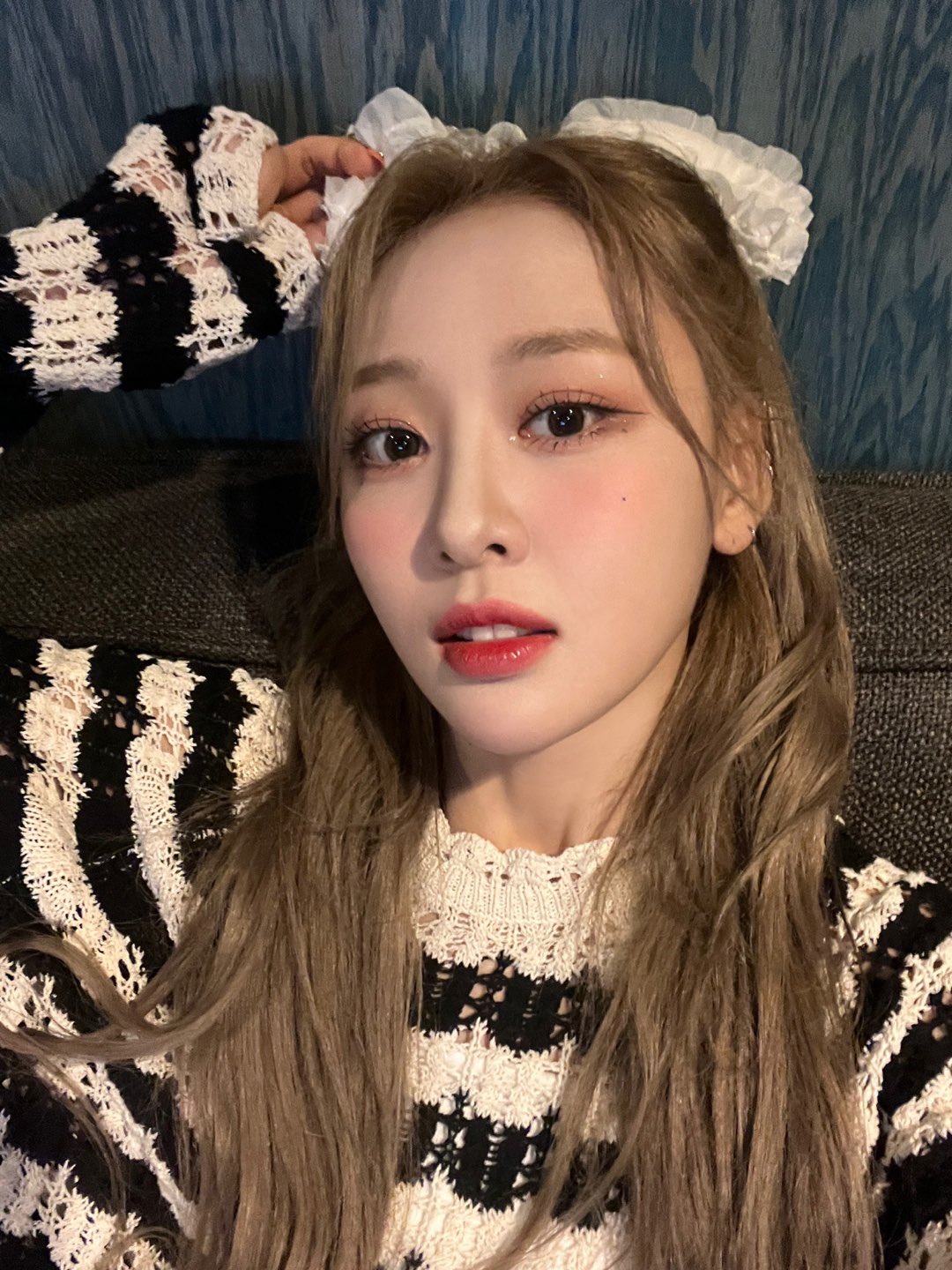 loo-on-twitter-yves-loona-https