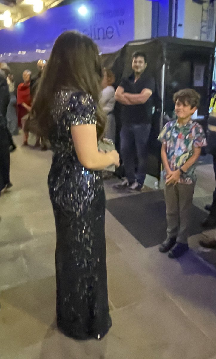 NaturetasticWH's tweet image. Last night was amazing @bbcproms #EarthProm… then this happened!!
Thank you @MeganMcCubbin for coming out to meet me and for your encouragement, it was brilliant to meet you!