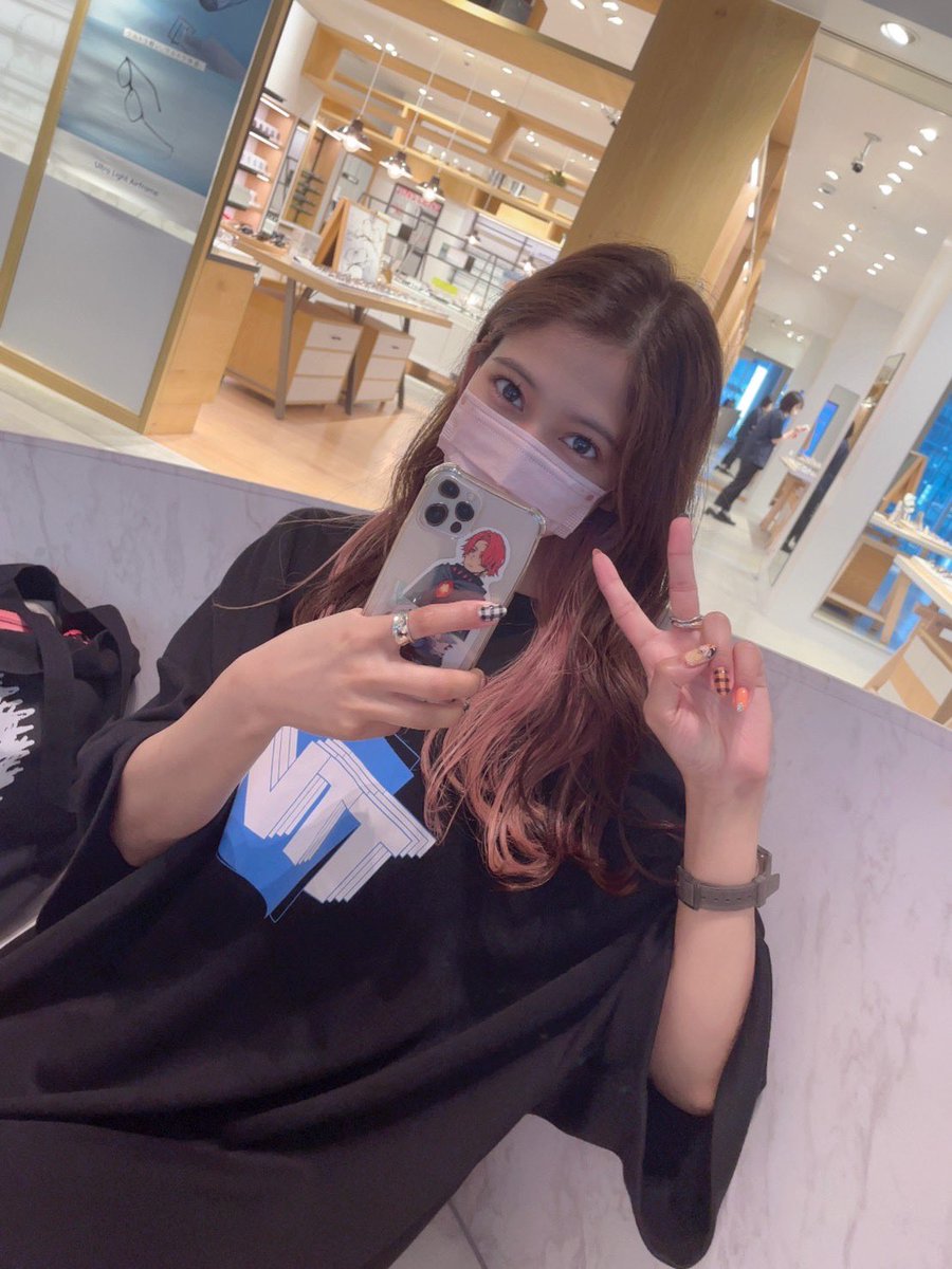 naomin3901's tweet photo. UNTT着てSou君のライブ行った🤍
2枚目盛れた
#UNTT https://t.co/ov5ipu4Zx9