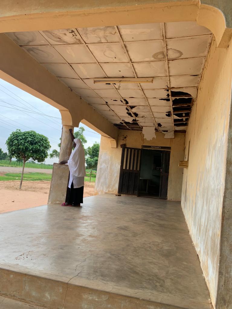 TrackaNG's tweet photo. We visited the Primary healthcare Centre in Gerkwami kwami LGA, Gombe state. 

The only healthcare facility that serves thirty (30) communities, is in a deplorable state.

There are no beds, drugs medical equipment and staff.

#PHCsAccountability https://t.co/v0Vjih63P5