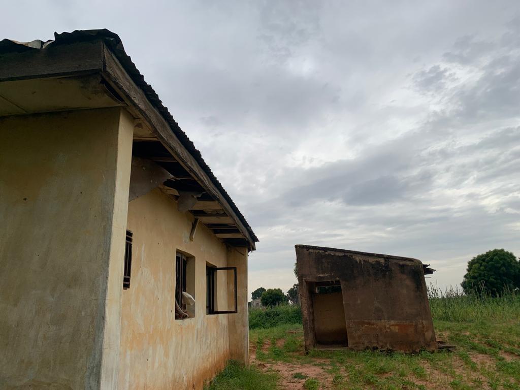 TrackaNG's tweet photo. We visited the Primary healthcare Centre in Gerkwami kwami LGA, Gombe state. 

The only healthcare facility that serves thirty (30) communities, is in a deplorable state.

There are no beds, drugs medical equipment and staff.

#PHCsAccountability https://t.co/v0Vjih63P5