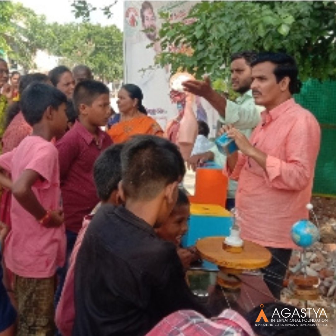 AgastyaOrg's tweet photo. The Suvenpharma-supported MSL and the Tata-powered LOB conducted a community fair to celebrate Muthyalamma Jathara at Huzurnagar, Telangana. The fair was attended by nearly 10 thousand locals and children.
#agastyainternationalfoundation #science #labonabike #mobilesciencelab https://t.co/gKF6uoD1CW