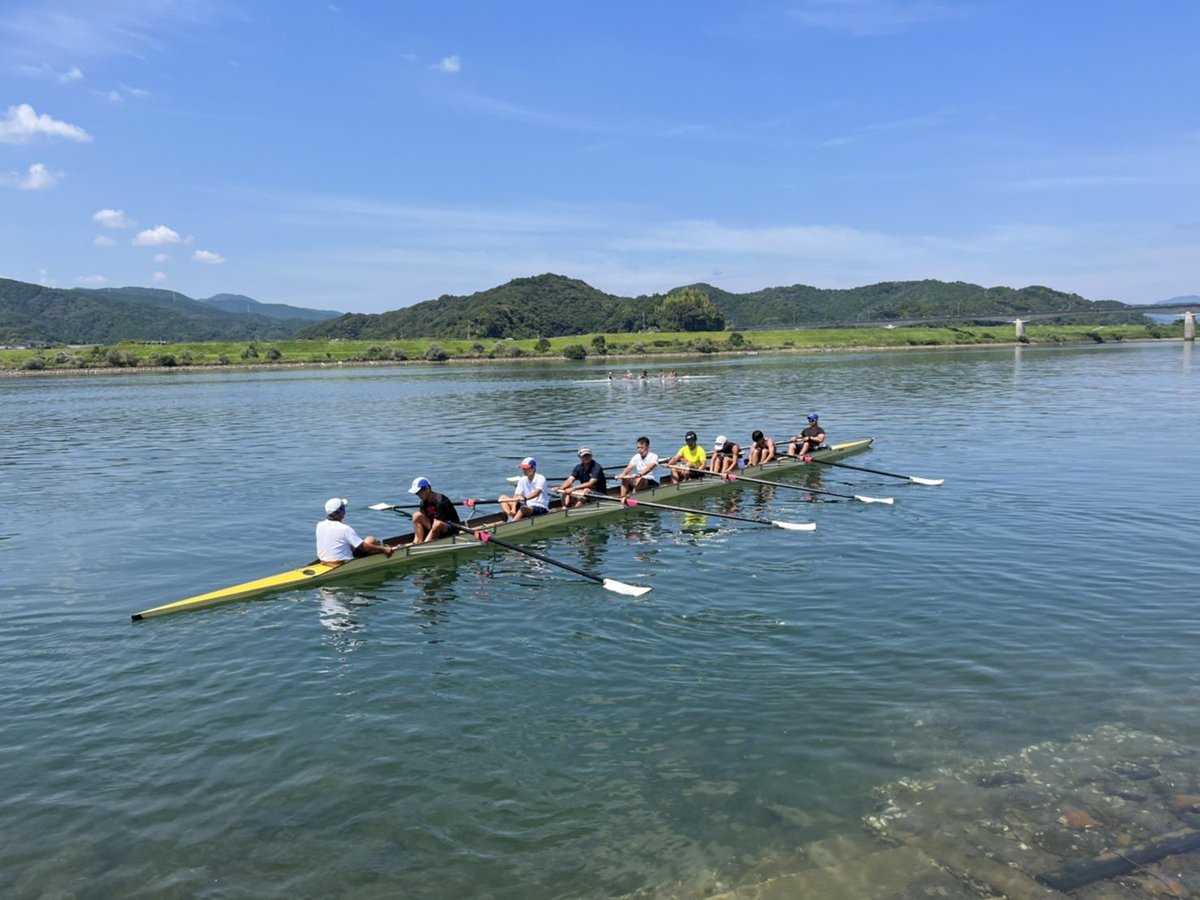 8月26.27.28日 高知県の四万十川にて“四万十川レガッタ”に参加してきました！

大会ではダブルスカルで出場し、大会後は高知大学や高校生と一緒にエイトの試乗会も行いました！

綺麗で涼しい四万十川で楽しむ事ができました!!