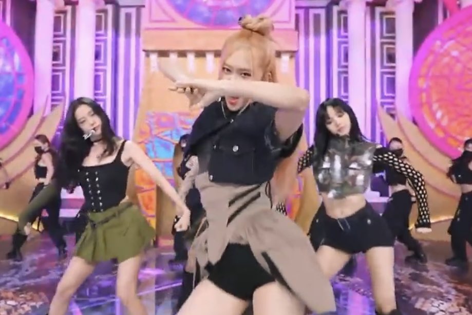 abeillellieba's tweet image. ยังคงชอบท่อน rock and roll เหมาะกับน้องแชงมาก ❤️‍🔥

#로제 #ROSÉ #BLACKPINKonINKIGAYO