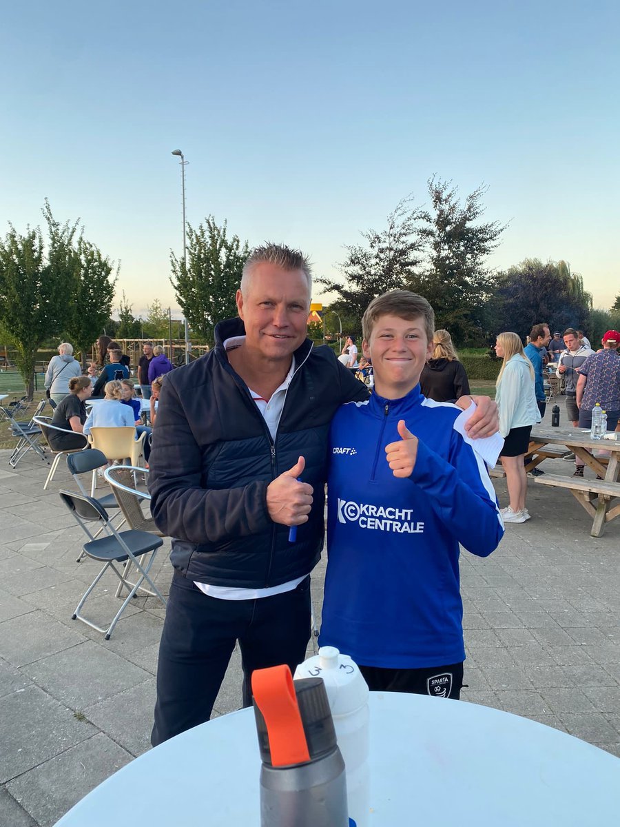 JNiebeek's tweet photo. Gisteren op bezoek geweest bij het gastvrije @sparta_zwolle. Familie van Gulik bedankt voor de leuke gesprekken over de uitdagingen van een club, mooi om deze gezonde club en Jan Bijkerk in volle actie te zien. Veel succes allemaal in het komende seizoen. #startdag #75jaar https://t.co/fBTUDVuN3N