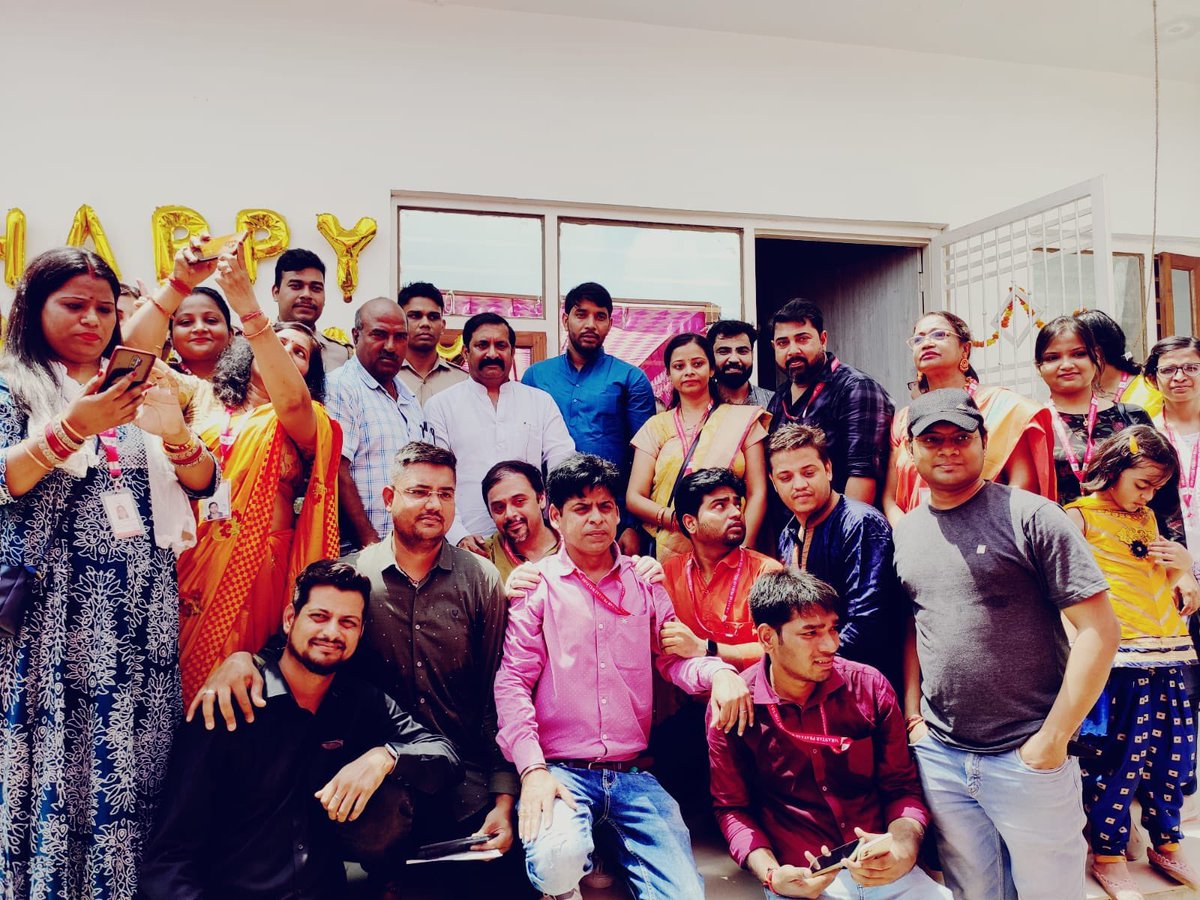rohangupta_bjp's tweet photo. @Nirantarprayaas @Sanjaybalibjp @noidapolice @chprashantnaga2 @FabAnukriti @psychologybuddy @AroraSumit09 @Vinod85796533 @Rohit_Gupta3 @ImBikramPal @manikantsingh22 @VrindaShukla_ @daed0a07f4aa43c Congratulations to All Team Members for 2nd Year anniversary.Felling great that I am part of #NPWF team. Kudos to team✊✊
Thank You So Much @Sanjaybalibjp Sir ,@chprashantnaga2 Sir @noidapolice for coming to our Center.🙏🙏
@eyedocpal @psychologybuddy @FabAnukriti https://t.co/qQLMFl9OUP