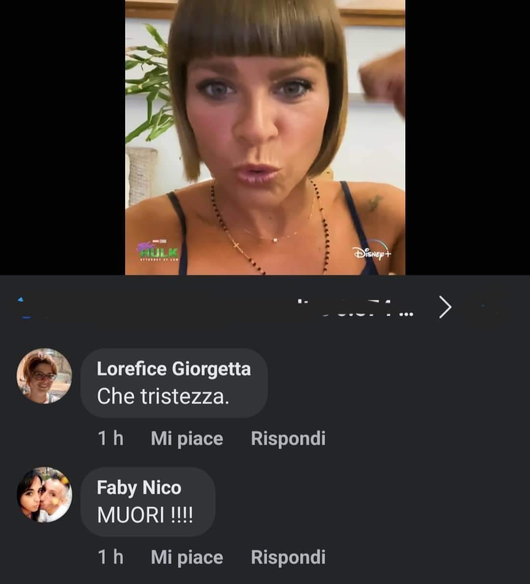 caputmundi28's tweet photo. Ecco quello che sta subendo #AlessandraAmoroso da due mesi. Contenti voi dei social? Tutto questo per un autografo? Manco avesse ucciso qualcuno! Un conto è la battuta, un conto sono le minacce che sta ricevendo da due mesi e passa. Ora siete tutti contenti, vero? VERGOGNA https://t.co/m0EWQbRzLB