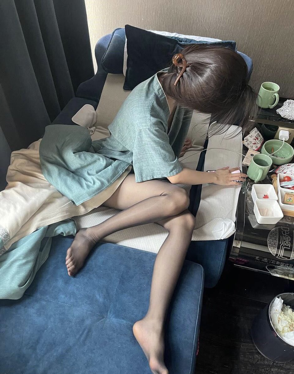 xiaojie82931908's tweet photo. 最近看到好多人都有去玩电报，我也下载了怎么没有哥哥找我聊天呢？因为我的工作性质一天下来又累又乏味了，闺蜜介绍我也来这里玩 可以跟有素质有深度的男士交流。 https://t.co/8waHFiNalW