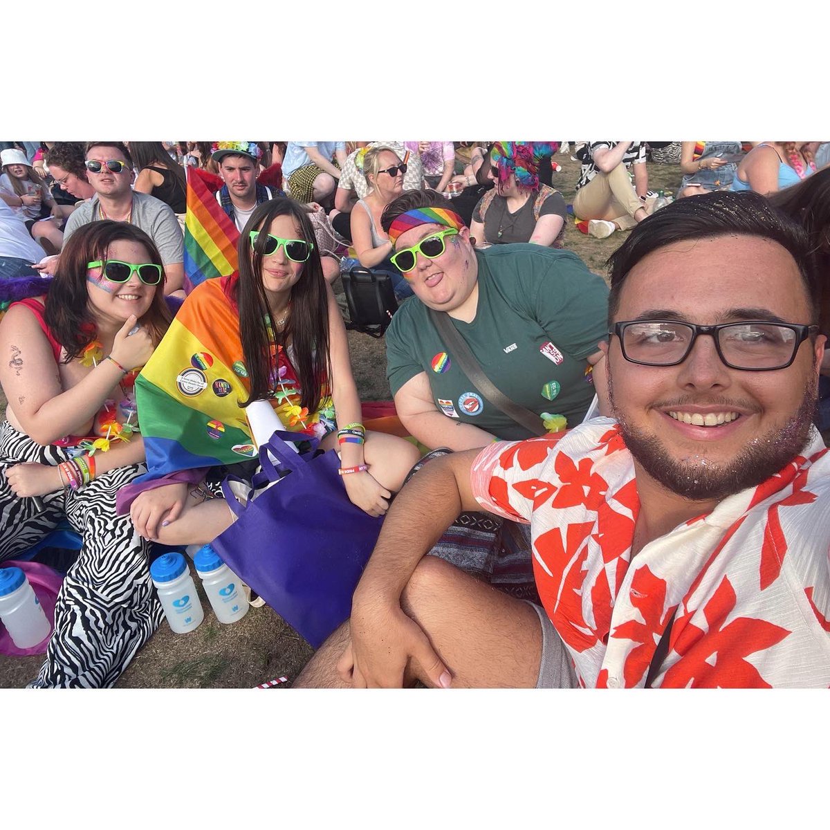 What a lush day 1 at <a href="/PrideCymru/">Pride Cymru</a> it has been with amazing people celebrating being my true self out &amp; proud ❤️😍🏳️‍🌈 #gay #gaypride #happy #friends #celebrate #pridecymru2022