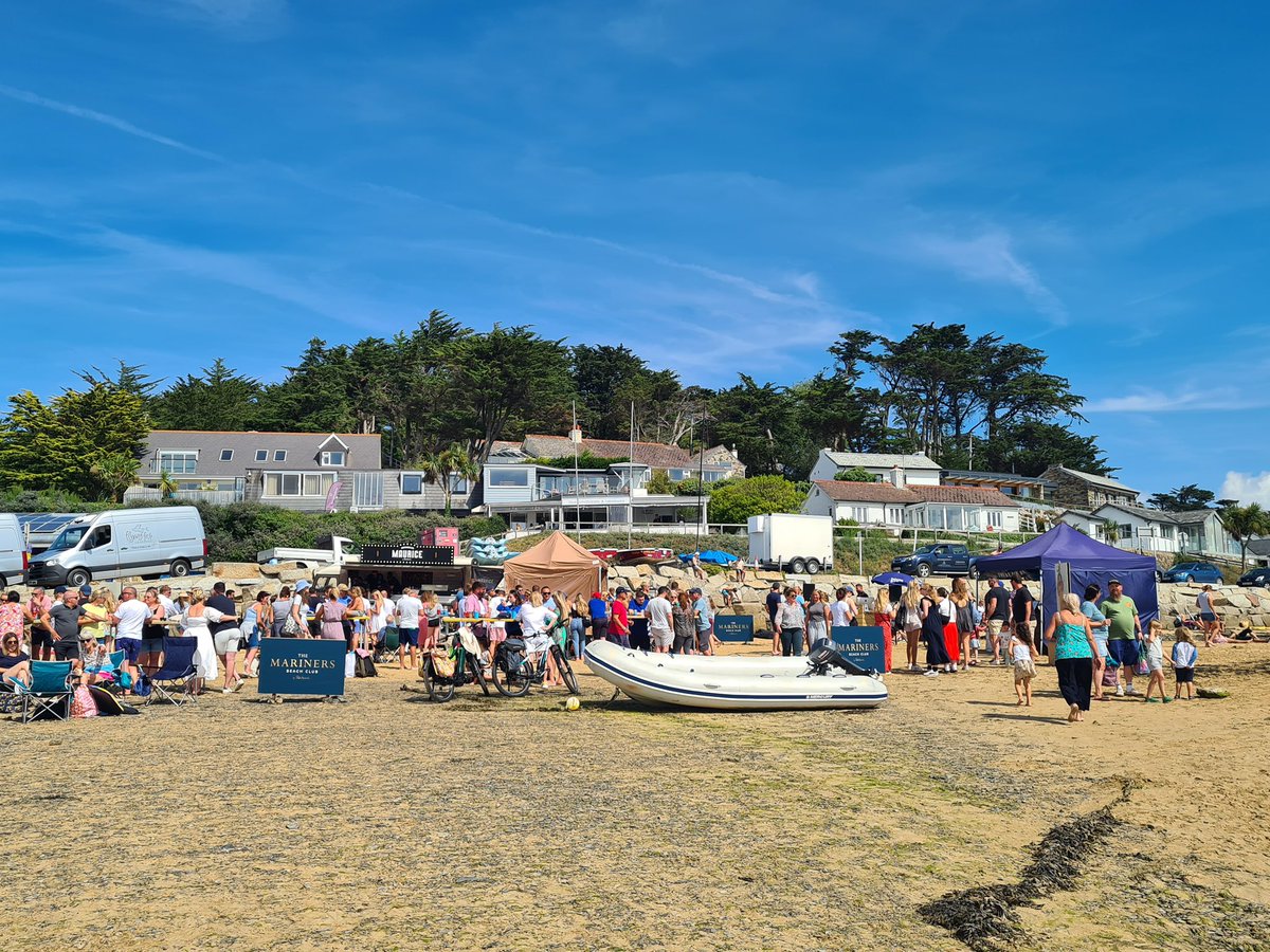 PaulAinsw6rth's tweet photo. 🌅 @themarinersbeachclub 🌅
Wow what a day yesterday 🏝🌊
Ready for for round 2? Let’s go 🔥
🍔🍛🥗🍟🍻🥃🍷🎧🎷🎶🍾
Swipe for some food Hype ✨
📷 Credit @nattypalmer86
#beachclubs #mariners #padstow #rockbeach #rockcornwall #theonlywayiscornwall #beachkitchen #Cornwall https://t.co/5AOc7PVslv