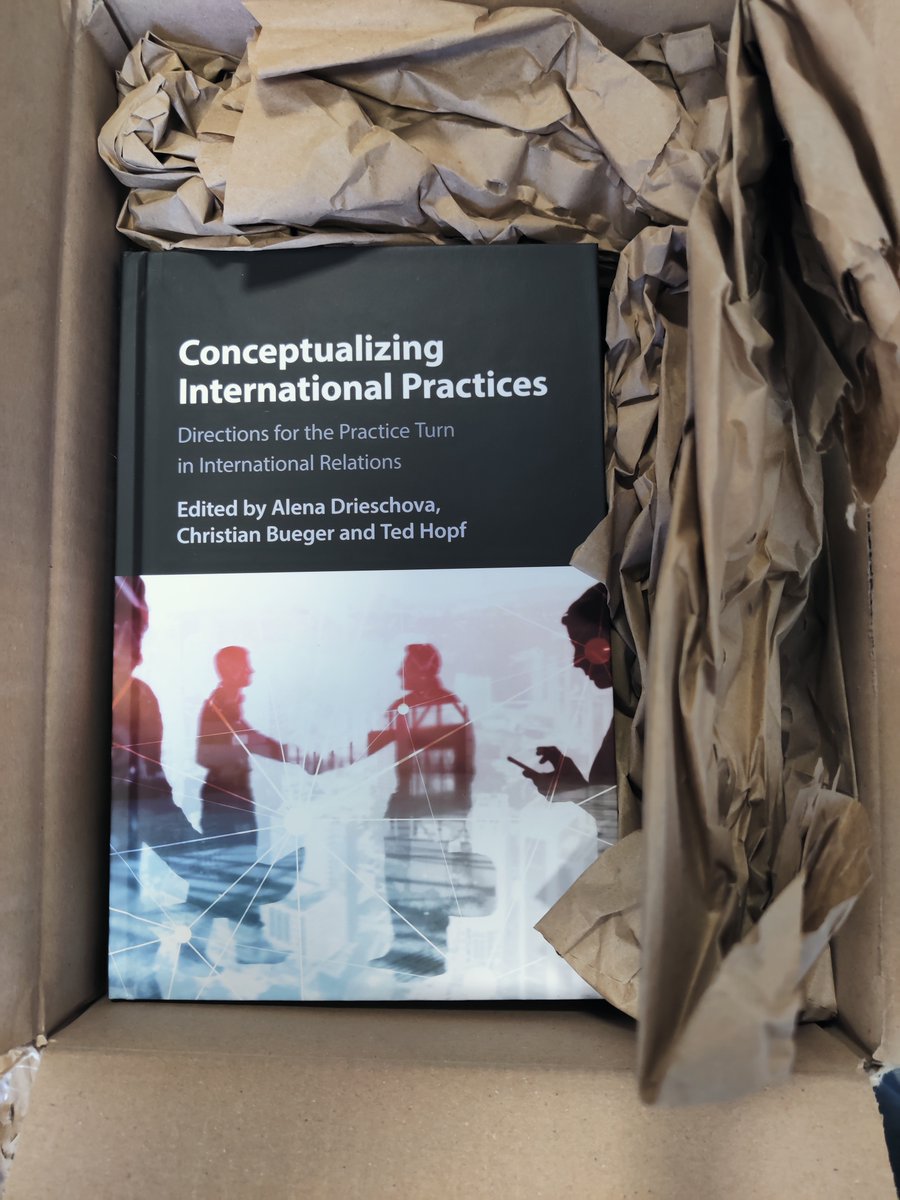 Unboxing: Our new book has arrived, new directions for #practicetheory in #IRtheory . A stellar line up of authors explores key concept and fresh ideas for the debate. More here: cambridge.org/dk/academic/su…