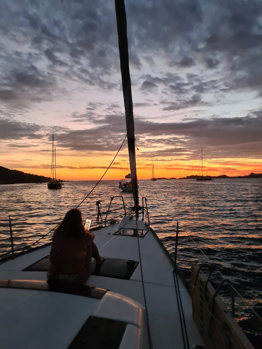 j_comerma's tweet photo. #FamilyVacations ❤️navegando al norte de #Cerdeña #driveitlikeyoustoleit; lo mejor: #vermentinoDiGallura, #IsolaTavolara #LaMaddalena #IsolaBudelli Thks @DYCharter ⛵⚓ https://t.co/EhxDihIsps