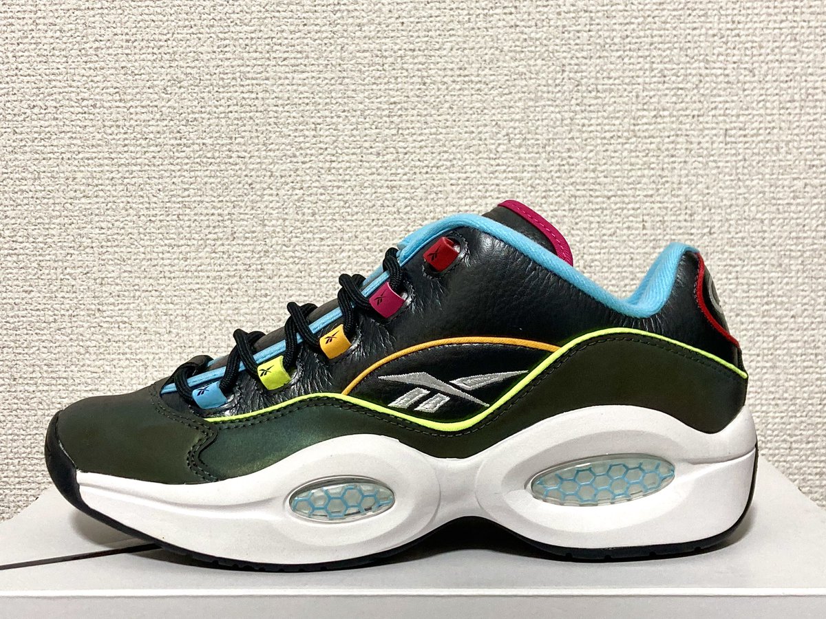 OhtakiM's tweet photo. 三足目‼️
Reebok
Question Low JUST DANCE
サイズ 27.5cm
SALE価格、初リーボックとなります‼️
各所色んなカラーで塗られているところが面白い😄
説明文からするとバッシュじゃない雰囲気漂う一足😅
#Reebok
#questionLow
#JUSTDANCE https://t.co/MkZzGkHiaB