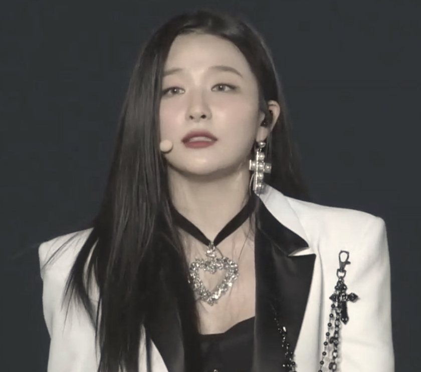 myseulgi0210's tweet photo. seulgi so beautiful and cute 😳😘🐻😩😩😩 https://t.co/qXFL7lESYN