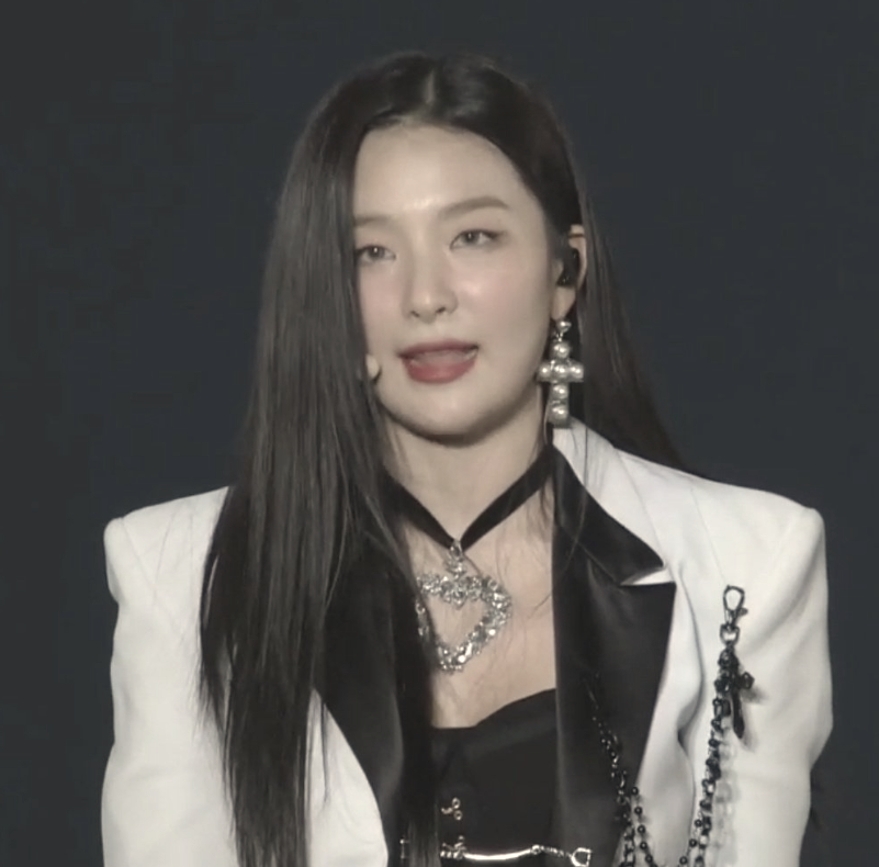 myseulgi0210's tweet photo. seulgi so beautiful and cute 😳😘🐻😩😩😩 https://t.co/qXFL7lESYN