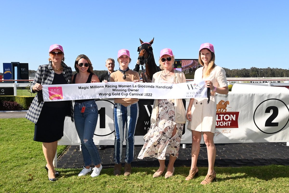 WyongRaceClub's tweet photo. Thanks again ⁦@mmsnippets⁩ for your wonderful support of racing &amp; #wyongraces ⁦@mark_mnracing⁩ 🌟 https://t.co/axSPIbTMgk