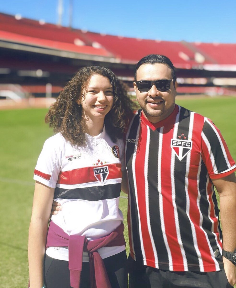 dinhohora's tweet photo. Hoje é o dia dela, os 18 anos chegaram! Muitas bençãos de Deus para sua vida, filha. São novos projetos, novas realizações, mais uma fase se inicia e Deus tem grandes coisas pra sua vida! https://t.co/icUDEmVQnj