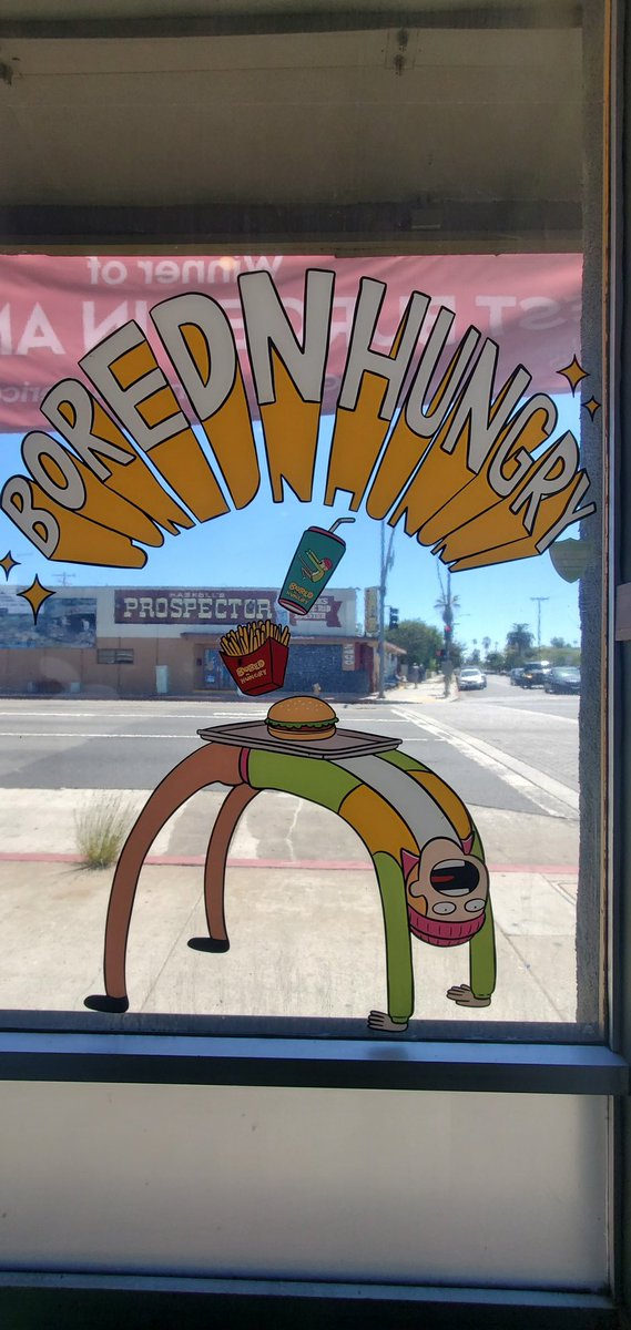 Always fun times at <a href="/BorednHungry/">Bored & Hungry | Home of America's Best Burger</a> x @MindblowonNFT. The new <a href="/beleafburgers/">beleafburgers</a> spicy chicken sandwich is my new favorite! Also a little starstruck meeting <a href="/frothyoatmilk/">tesia</a>! 😊