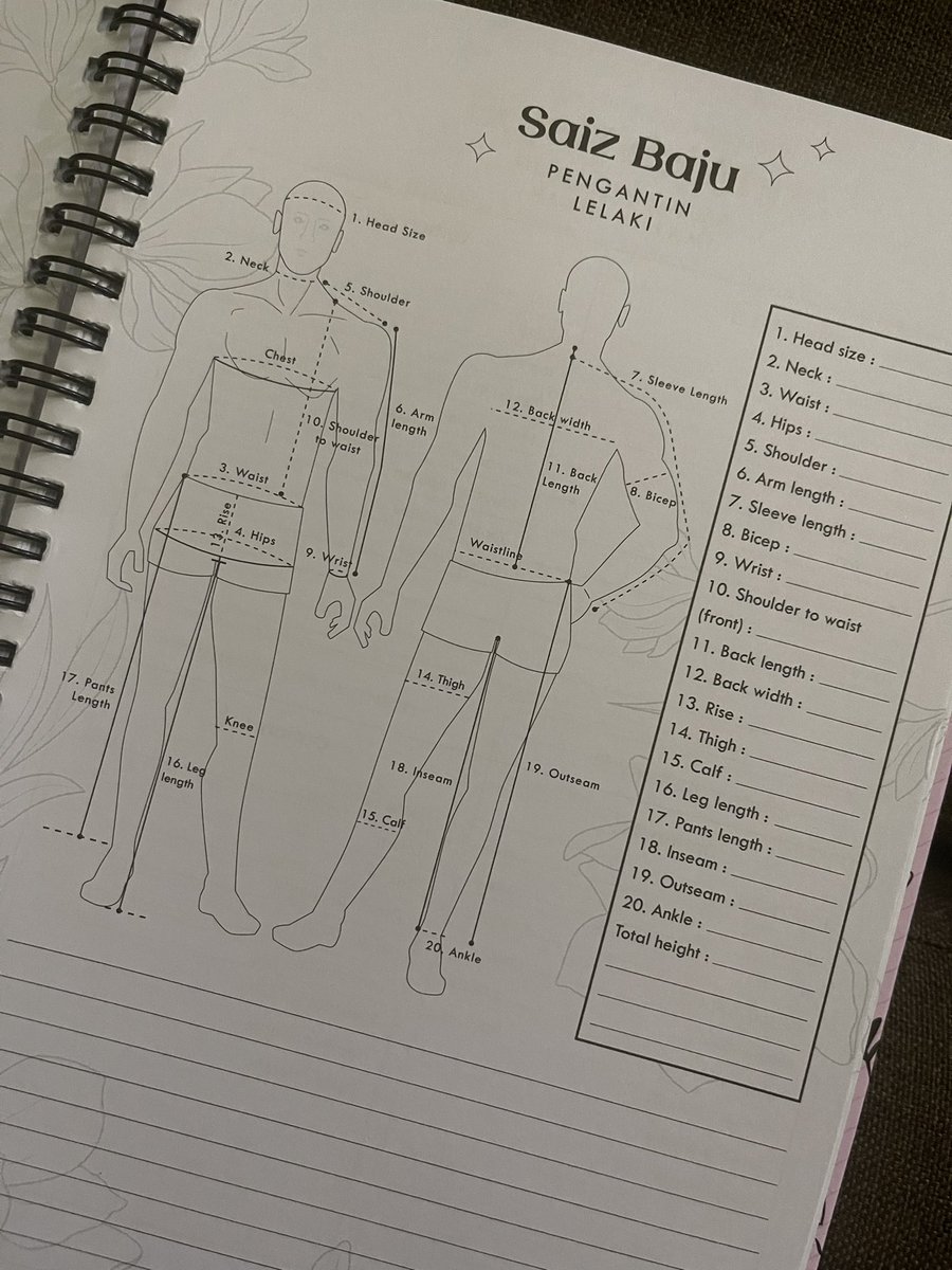 Chapienat's tweet photo. Seronoknya ada buku Wedding Planner ni, dari A sampai Z dia sediakan untuk kita. Sampaikan ukuran baju pun ada, ahhhhh semangat lah nak khawin 🤣😂

For those yang nak berkhawin 6bulan skrg, tkthu nak buat apa dulu? Nah buku ni untuk korang! ✅ https://t.co/59JvK9nOTW