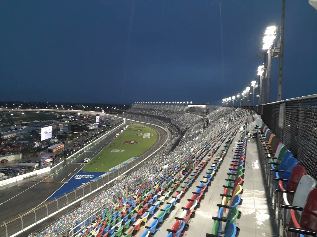HydeUbog's tweet photo. No racing due to rain back tomorrow https://t.co/bobQVN6sxK