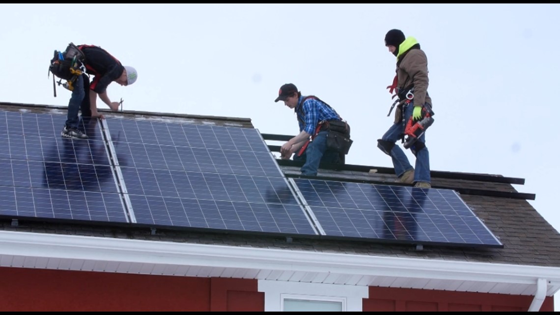 GoldenHmmrRoof's tweet photo. Some insurance companies dropping Florida customers if they put solar panels on their homes https://t.co/26FcsBHQ5O #goldenhammerroofing #floridaroofingcontractor https://t.co/bHnMSTdtLf