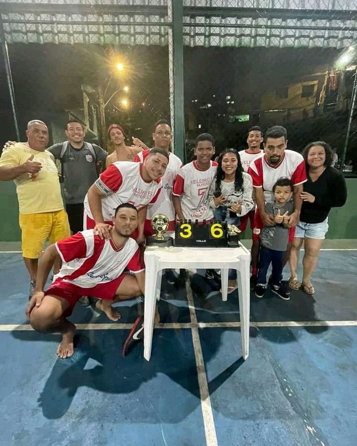 ClubeVeleiro's tweet photo. Mais um título conquistado com seriedade e humildade, o Veleiro vem agradecer a todos os jogadores, comissão técnica e aos torcedores pelo empenho 🏆🥇⚽

2° COPA CAIXA D'ÁGUA DE FUTSAL

#AvanteVeleiro 🔴⚪ https://t.co/pXT44s5B7Z