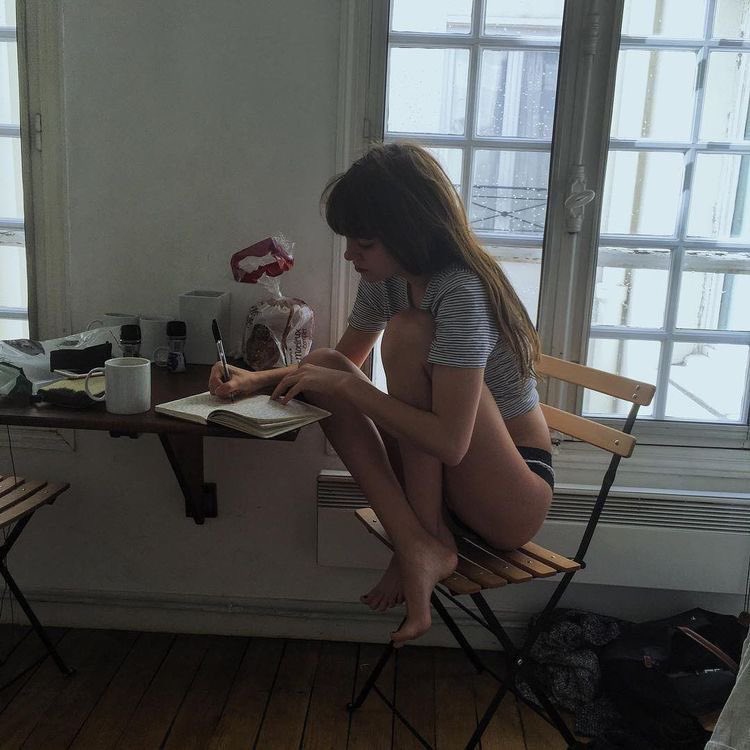 srslys4d's tweet image. 3. journaling &amp;lt;3
there is no right or way wrong to journal, which makes it super freeing. you can use journals for so many things, like poetry, stories, planning, spirituality, ranting, etc. pretty journals also help with the aesthetic ;-)