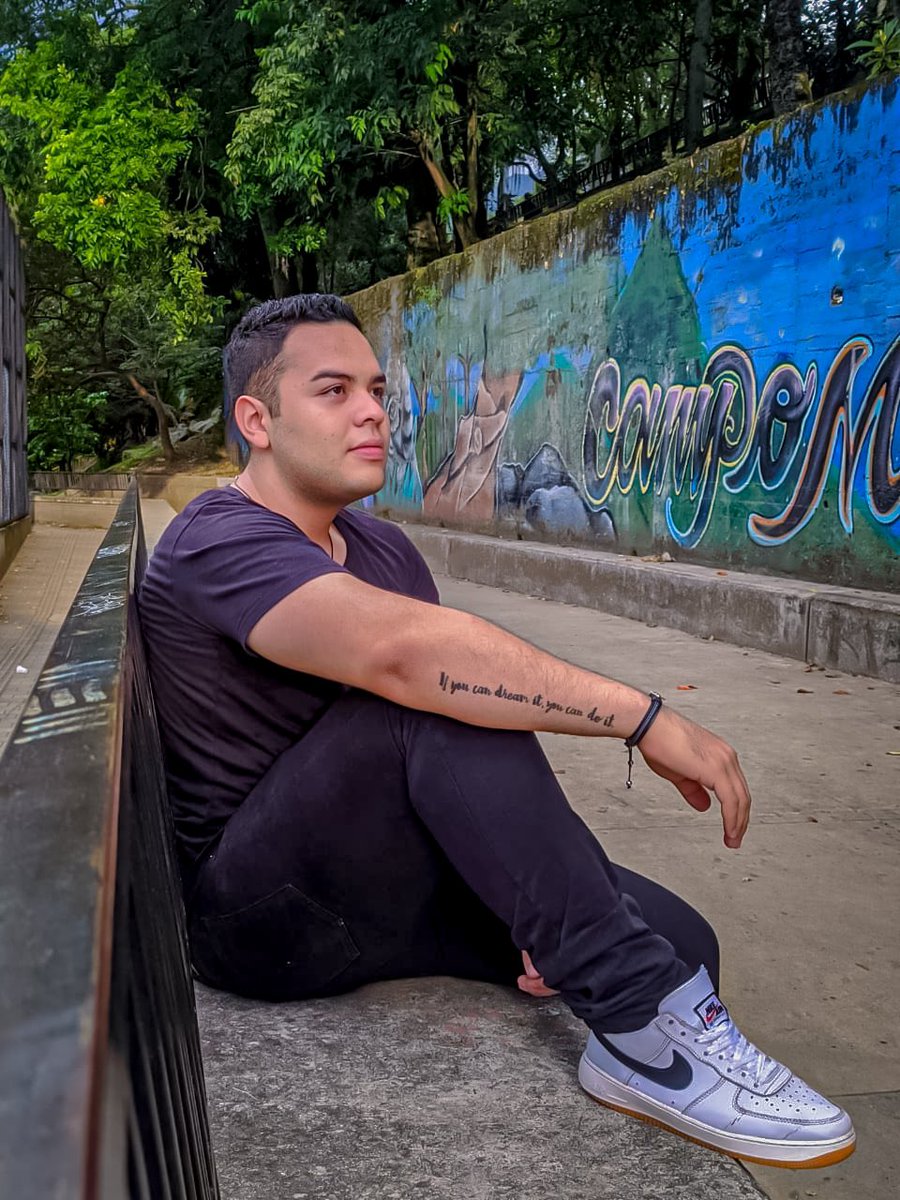 Lo más difícil es aprender a querer con todo y tus defectos.
#estilourbano
#graffiti 
#urbano 
#boys 
#man 
#PictureOfTheDay 
#lifestyle 
#Medellin 
#SiguemeYTeSigo 
#RetweeetPlease