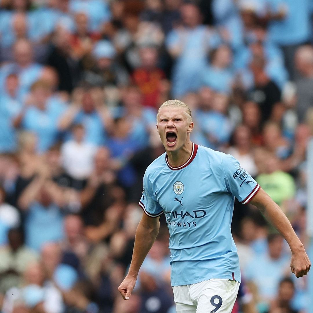 Premier Lig'de Manchester City 2-0 geriye düştüğü karşılaşmada Crystal Palace'ı 4-2 mağlup etti. Yıldız golcü Haaland hat-trick yaptı! 🔥 ⚽️4' John Stones (k.k) ⚽️21' Joachim Andersen ⚽️53' Bernardo Silva ⚽️62' Erling Haaland ⚽️70' Erling Haaland ⚽️81' Erling Haaland