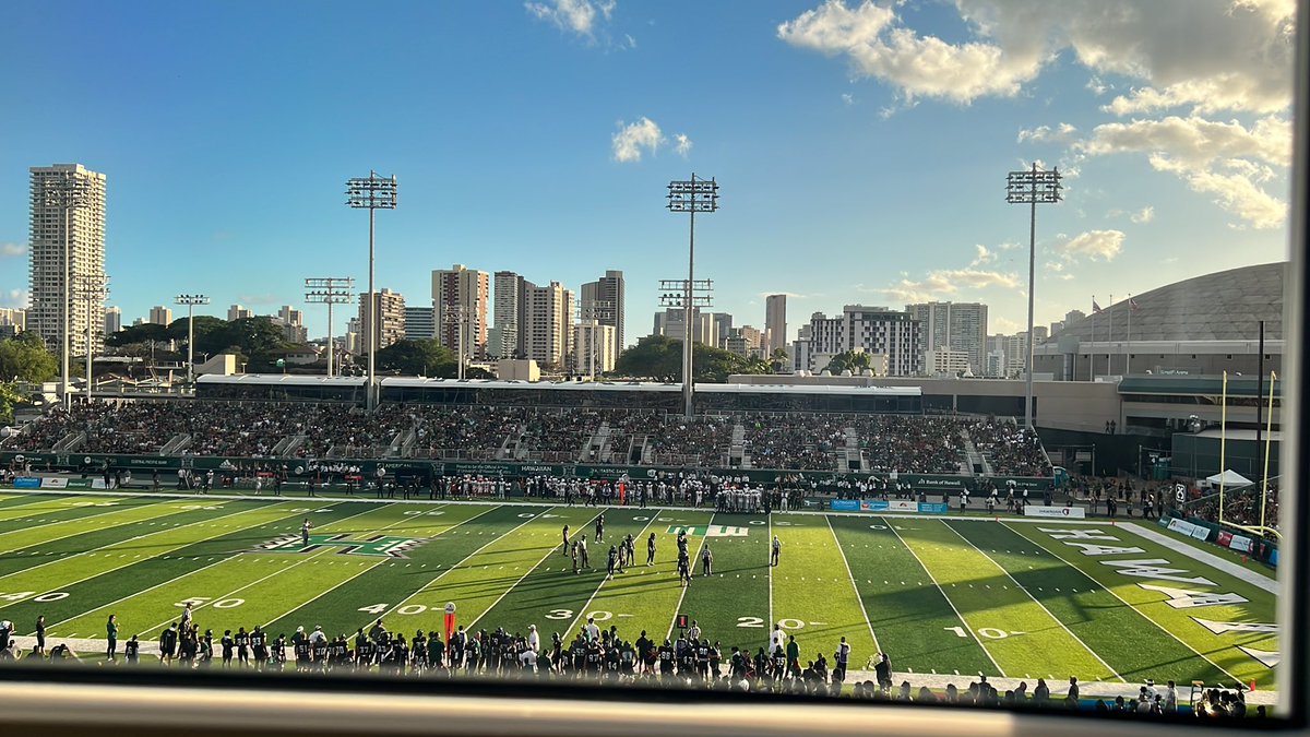 Media Press Box Views

#HawaiiFB #HawaiiFootball #BeatVandy #GoBows #BruddahHood #MWFB #AtThePeak #MediaPressBoxViews #GuavaPress