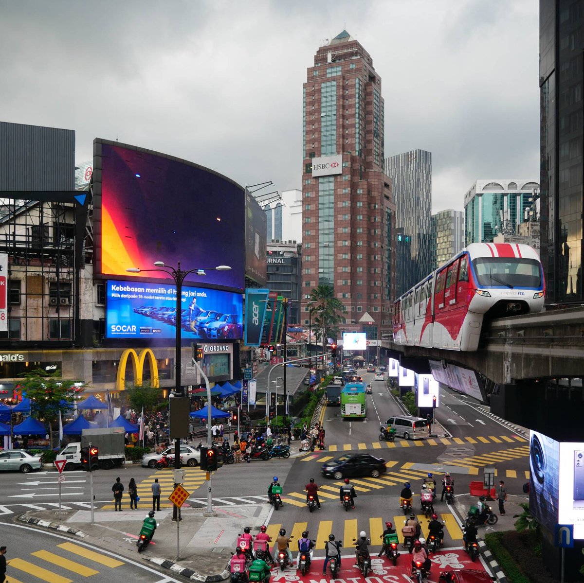 Melia_KL's tweet photo. Explore the wonders of Bukit Bintang, in just 4 minutes walking distance from Melia Kuala Lumpur.
#meliakualalumpur 
#bukitbintang https://t.co/cdjCTYGVjg
