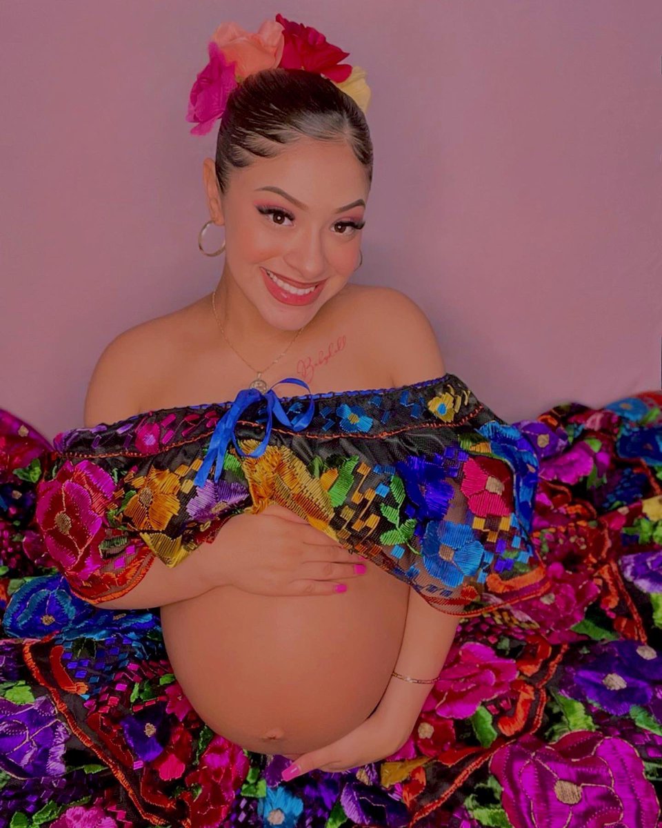 jaslynjade's tweet photo. Mexicana Maternity Photoshoot💖💛💙❤️💜 https://t.co/rIlwBdnxsT
