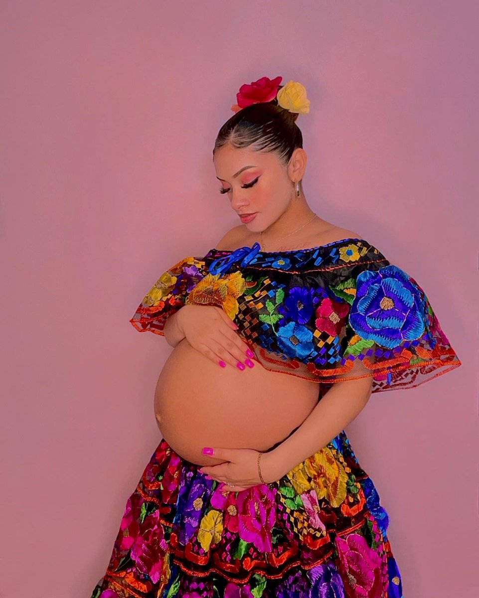 jaslynjade's tweet photo. Mexicana Maternity Photoshoot💖💛💙❤️💜 https://t.co/rIlwBdnxsT