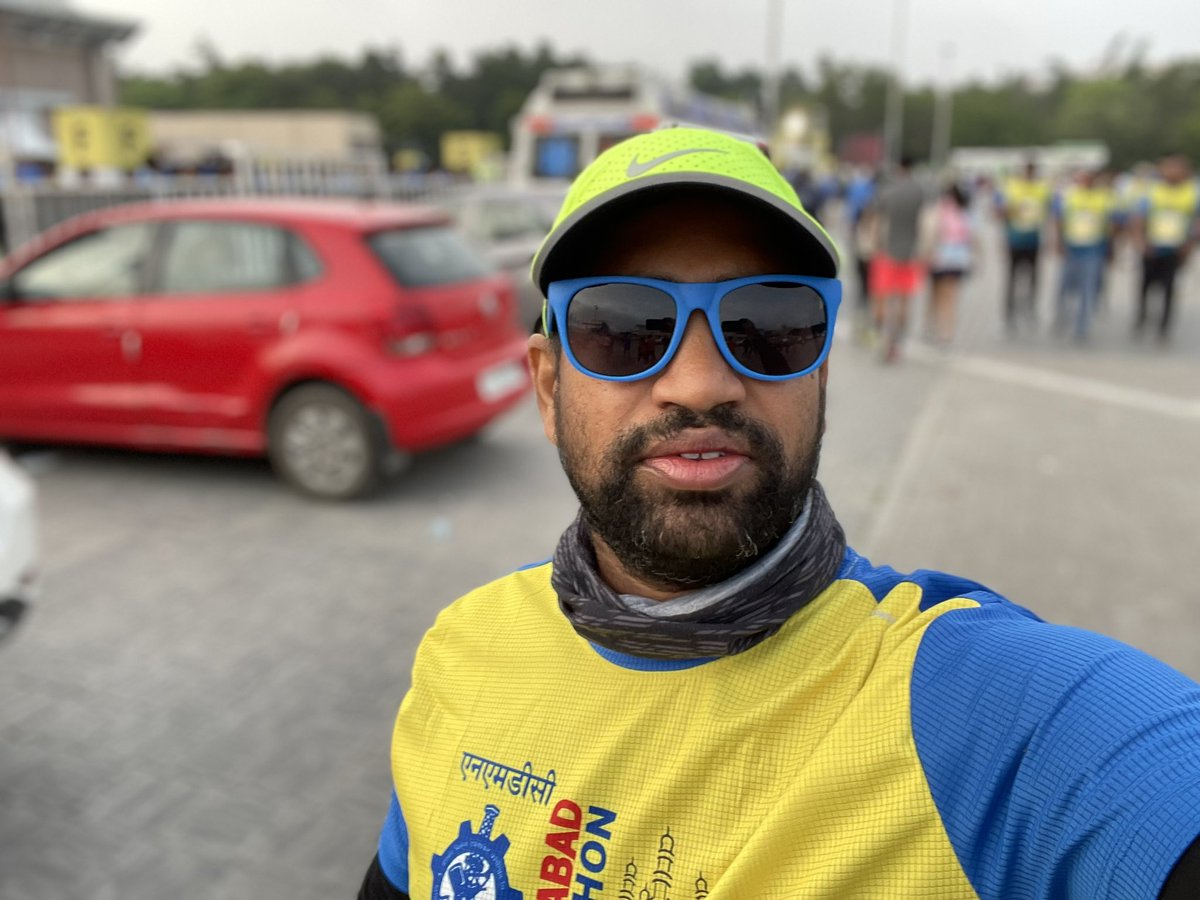 RanjithRegulla's tweet photo. Finally made it …#Wow my #First #10kms officially at #NMDCHyderabadMarathon completed in #69mins AvgPace-6.30mins https://t.co/1XFzUxmoWH
